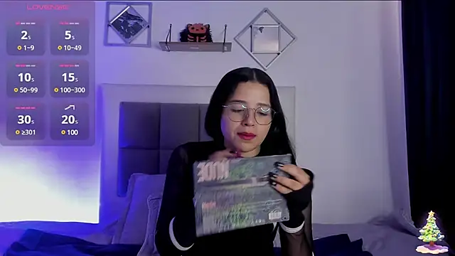 Snapshot of aliice_walker_ chatting on January 2025 12:35:01 PM aliice walker online show from January 2025 12:35:01 PM