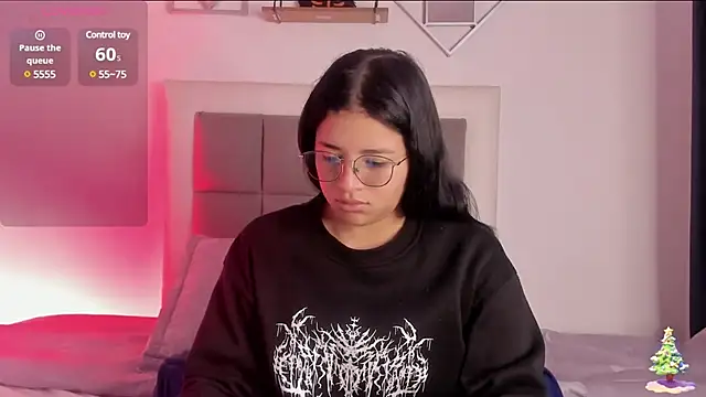 Snapshot of aliice_walker_ chatting on January 2025 12:04:02 PM aliice walker online show from January 2025 12:04:02 PM