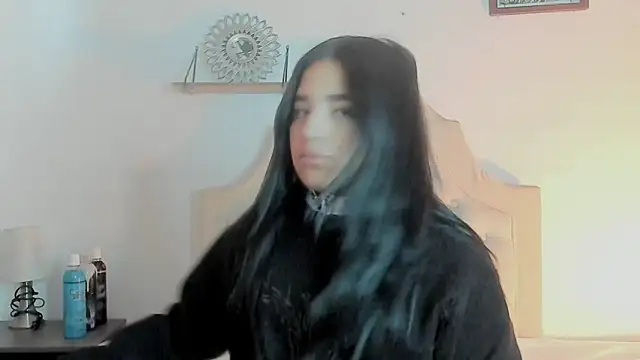 Snapshot of aliice_walker_ chatting on January 2025 01:27:01 PM aliice walker online show from January 2025 01:27:01 PM