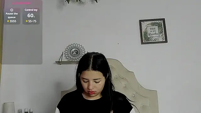 Snapshot of aliice_walker_ chatting on February 2025 12:14:02 PM aliice walker online show from February 2025 12:14:02 PM