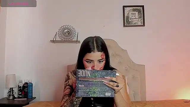 Snapshot of aliice_walker_ chatting on February 2025 06:35:01 PM aliice walker online show from February 2025 06:35:01 PM