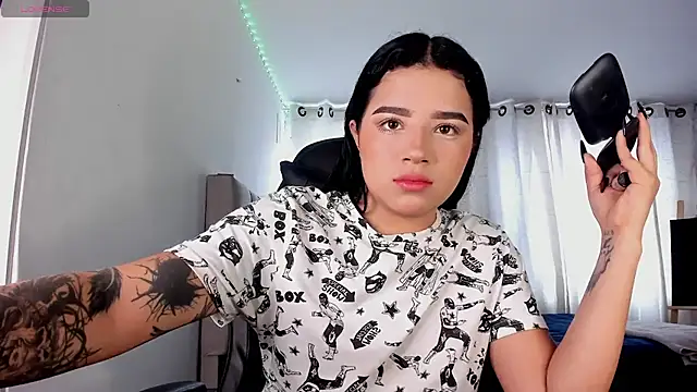 Snapshot of aliice_walker_ chatting on October 2025 04:41:01 PM aliice walker online show from October 2025 04:41:01 PM