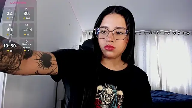 Snapshot of aliice_walker_ chatting on November 2025 04:28:02 PM aliice walker online show from November 2025 04:28:02 PM