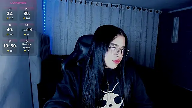 Snapshot of aliice_walker_ chatting on December 2025 03:34:02 AM aliice walker online show from December 2025 03:34:02 AM