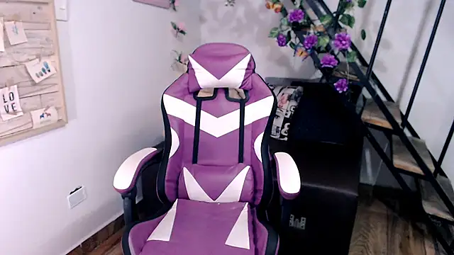 samantha baby  online show from March 2026 04:07:01 PM