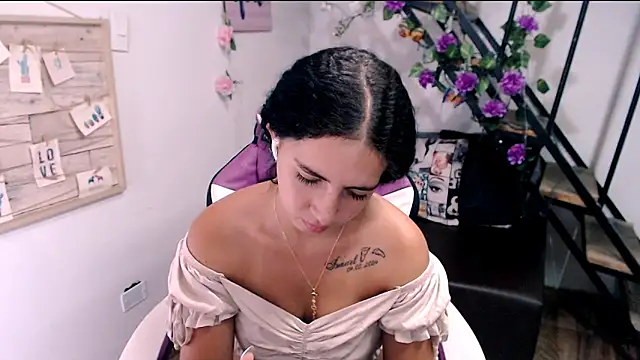 samantha baby  online show from May 2026 06:20:01 PM