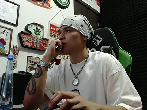 Curly Angel24 online show from November 2025 01:20:02 AM