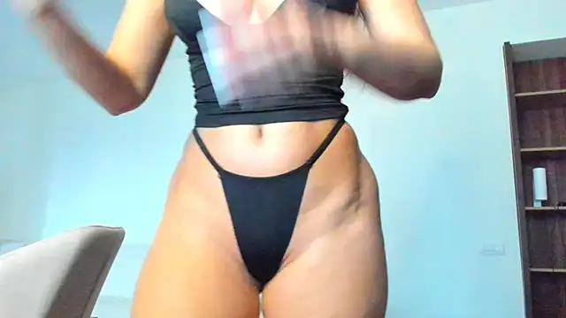 Snapshot of FameAndFlavour chatting on November 2025 01:21:02 PM FameAndFlavour online show from November 2025 01:21:02 PM