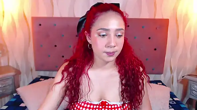 IsabelaLatina online show from November 2025 08:00:01 PM