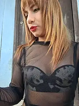 Snapshot of Evehampy chatting on December 2024 09:50:01 PM Evehampy online show from December 2024 09:50:01 PM