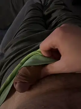 alieno27 online show from April 2026 07:36:01 PM