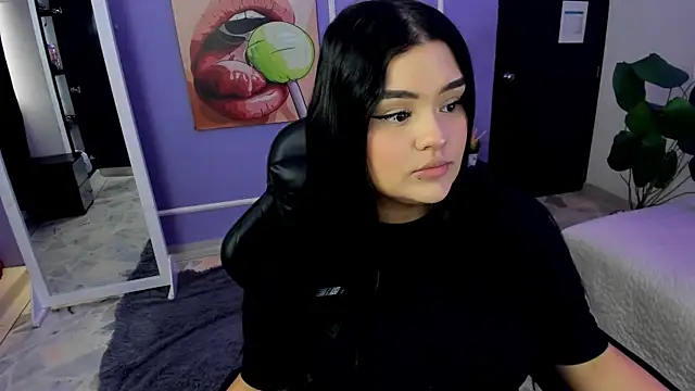 martinasaez online show from November 2025 08:30:01 PM