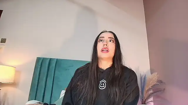 Snapshot of NoraDasilva chatting on October 2025 12:51:02 AM NoraDasilva online show from October 2025 12:51:02 AM