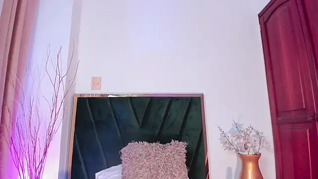 Snapshot of NoraDasilva chatting on November 2025 01:05:01 AM NoraDasilva online show from November 2025 01:05:01 AM