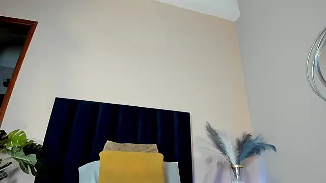 Snapshot of NoraDasilva chatting on November 2025 12:31:02 AM NoraDasilva online show from November 2025 12:31:02 AM