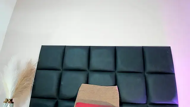 Snapshot of NoraDasilva chatting on November 2025 12:42:01 AM NoraDasilva online show from November 2025 12:42:01 AM