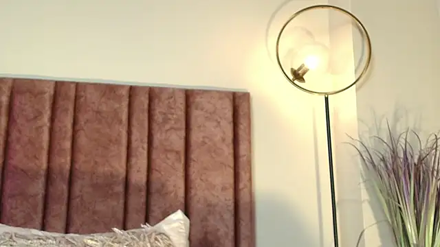 Snapshot of NoraDasilva chatting on November 2025 04:58:02 PM NoraDasilva online show from November 2025 04:58:02 PM