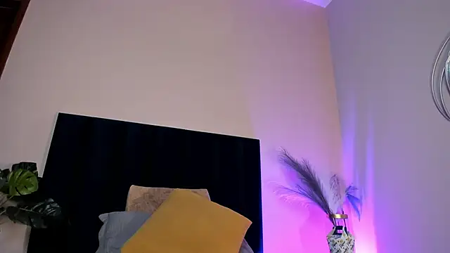 Snapshot of NoraDasilva chatting on November 2025 01:15:01 AM NoraDasilva online show from November 2025 01:15:01 AM