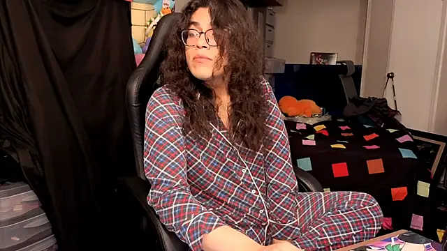 ShinyCherub online show from November 2025 12:43:01 AM