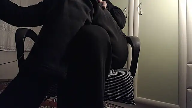 Snapshot of Lxom chatting on November 2025 11:47:02 PM Lxom online show from November 2025 11:47:02 PM