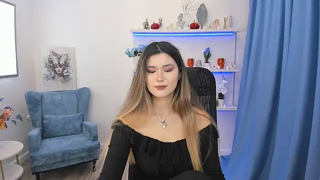 Snapshot of AnneTLi chatting on October 2025 03:20:02 AM AnneTLi online show from October 2025 03:20:02 AM