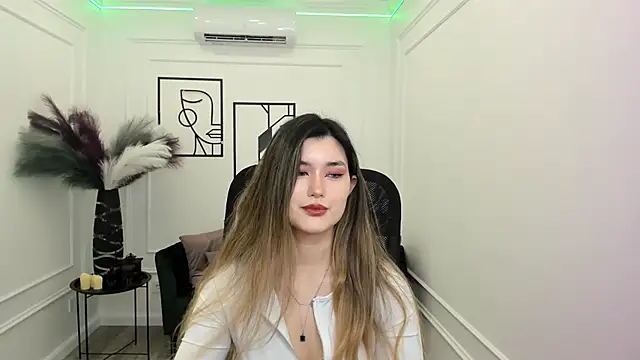 Snapshot of AnneTLi chatting on November 2025 03:16:01 AM AnneTLi online show from November 2025 03:16:01 AM