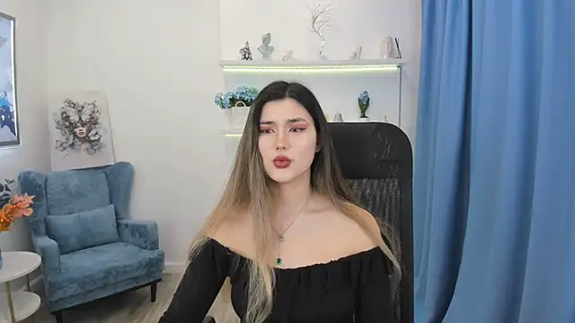 Snapshot of AnneTLi chatting on November 2025 03:32:02 AM AnneTLi online show from November 2025 03:32:02 AM