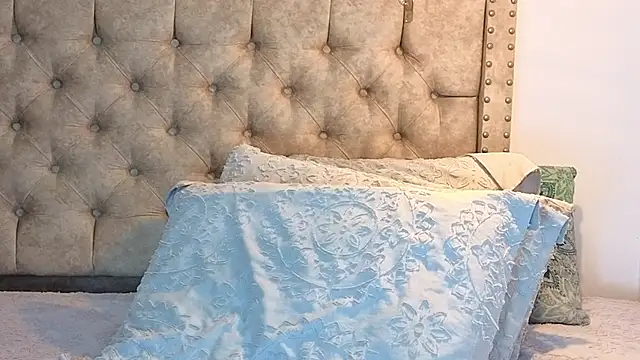 KeryHillson online show from October 2025 01:01:01 PM