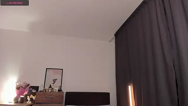 Alice Dias online show from February 2025 05:06:01 PM