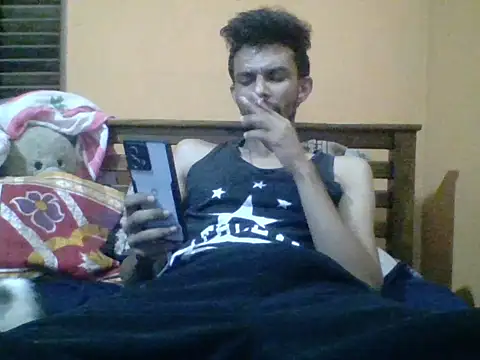 Snapshot of Rusiru32 chatting on December 2025 11:21:01 PM Rusiru32 online show from December 2025 11:21:01 PM