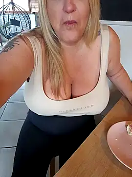 Isabellaa04 online show from December 2024 09:24:01 AM