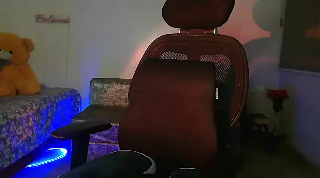 Snapshot of vanyaaurmohan chatting on December 2024 11:03:02 PM vanyaaurmohan online show from December 2024 11:03:02 PM