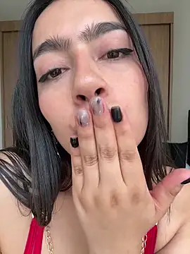 Nicollemays online show from April 2026 02:29:02 PM