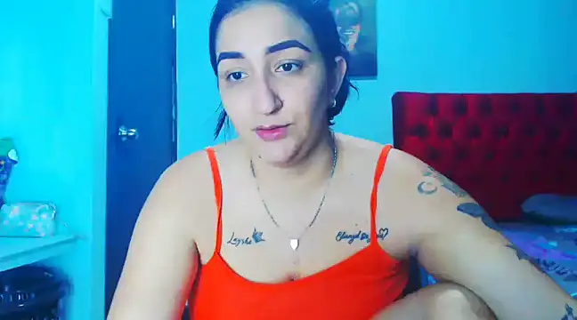 Snapshot of liz_dirty chatting on December 2024 11:02:01 PM liz dirty online show from December 2024 11:02:01 PM