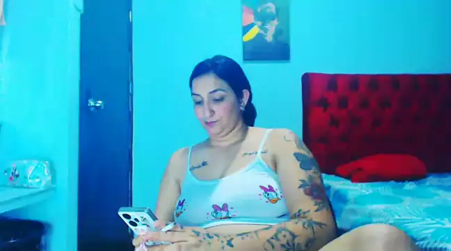 Snapshot of liz_dirty chatting on December 2024 03:40:01 AM liz dirty online show from December 2024 03:40:01 AM