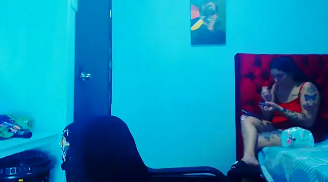 Snapshot of liz_dirty chatting on December 2024 11:03:02 PM liz dirty online show from December 2024 11:03:02 PM