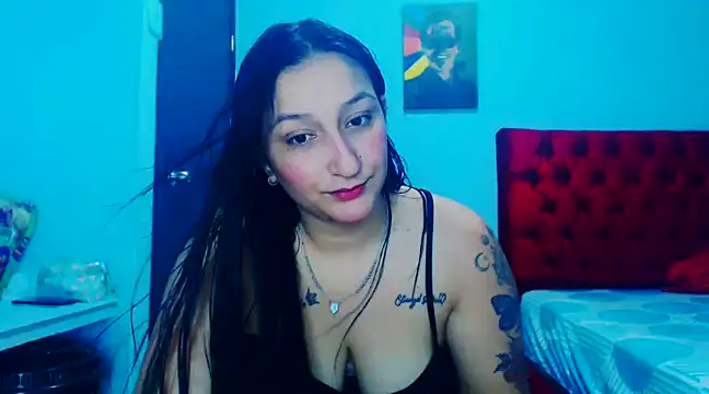 Snapshot of liz_dirty chatting on December 2024 11:02:02 PM liz dirty online show from December 2024 11:02:02 PM