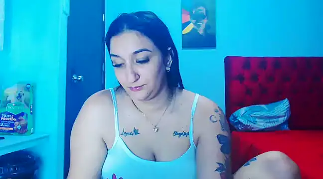 Snapshot of liz_dirty chatting on January 2025 02:15:02 AM liz dirty online show from January 2025 02:15:02 AM