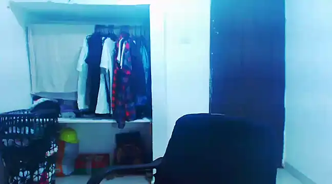 Snapshot of liz_dirty chatting on February 2025 10:40:01 PM liz dirty online show from February 2025 10:40:01 PM