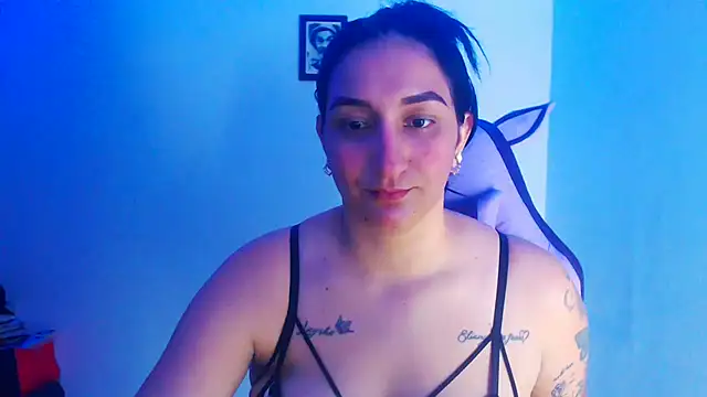 Snapshot of liz_dirty chatting on October 2025 10:33:02 PM liz dirty online show from October 2025 10:33:02 PM