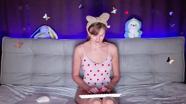 Snapshot of intolerable_girl chatting on September 2025 07:42:01 AM intolerable girl online show from September 2025 07:42:01 AM