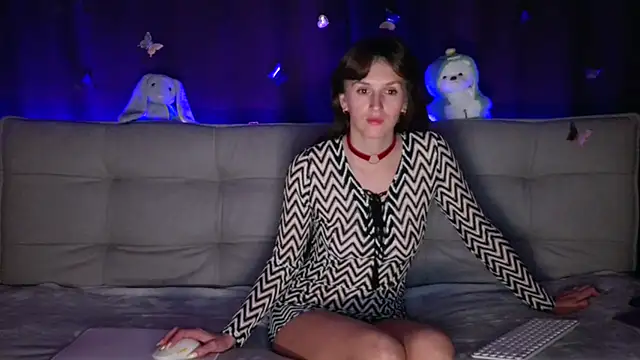 intolerable girl online show from November 2025 08:31:02 AM