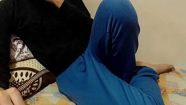 Snapshot of Alexdelarge323 chatting on November 2025 12:04:01 PM Alexdelarge323 online show from November 2025 12:04:01 PM