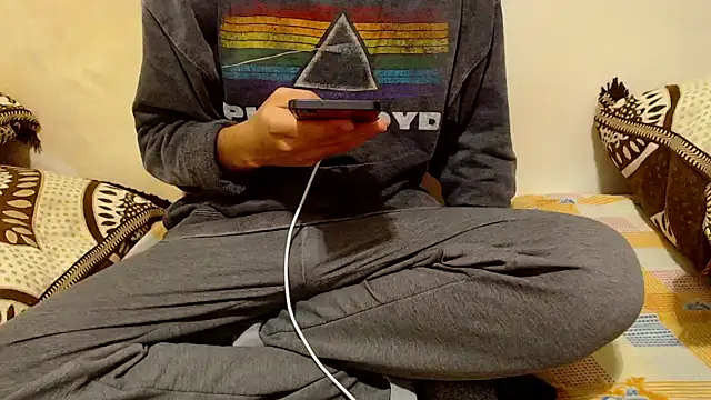 Snapshot of Alexdelarge323 chatting on November 2025 10:40:02 AM Alexdelarge323 online show from November 2025 10:40:02 AM