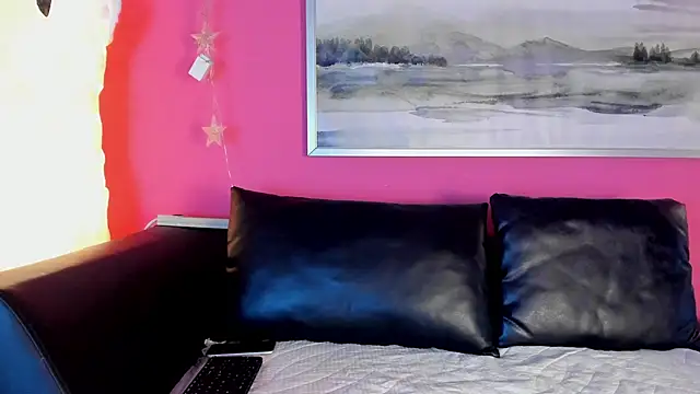 Tiffanysurez  online show from November 2025 08:20:02 PM