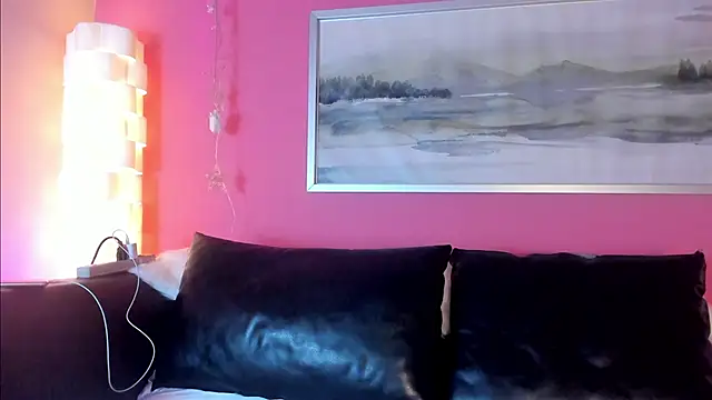 Tiffanysurez  online show from December 2025 09:54:02 PM