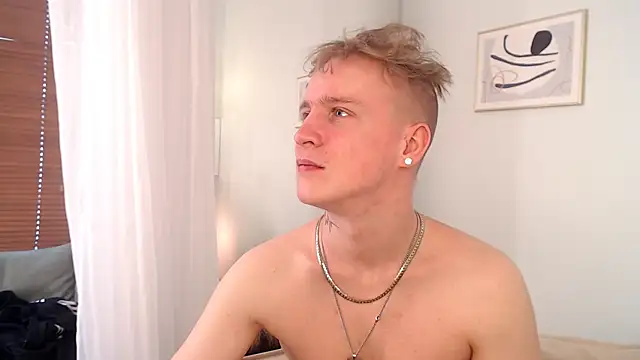 Snapshot of AlexxSweet chatting on May 2026 06:07:01 AM AlexxSweet online show from May 2026 06:07:01 AM