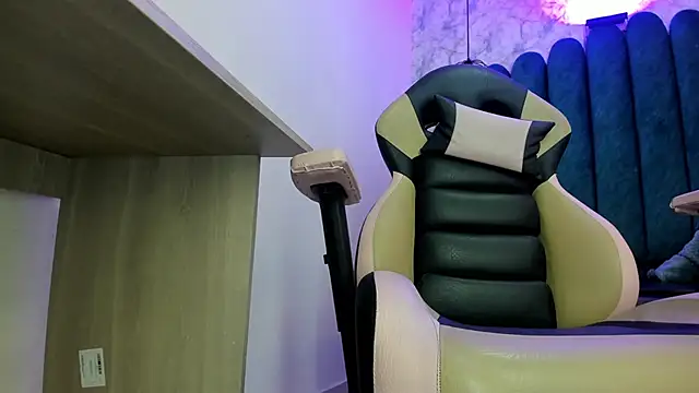 nalalye cruzz  online show from November 2025 03:09:02 AM