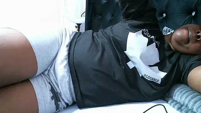 Snapshot of Nasty_sweet_ass chatting on February 2025 07:17:02 PM Nasty sweet ass online show from February 2025 07:17:02 PM