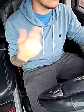 Snapshot of MrBiggBallz chatting on January 2025 05:37:01 PM MrBiggBallz online show from January 2025 05:37:01 PM